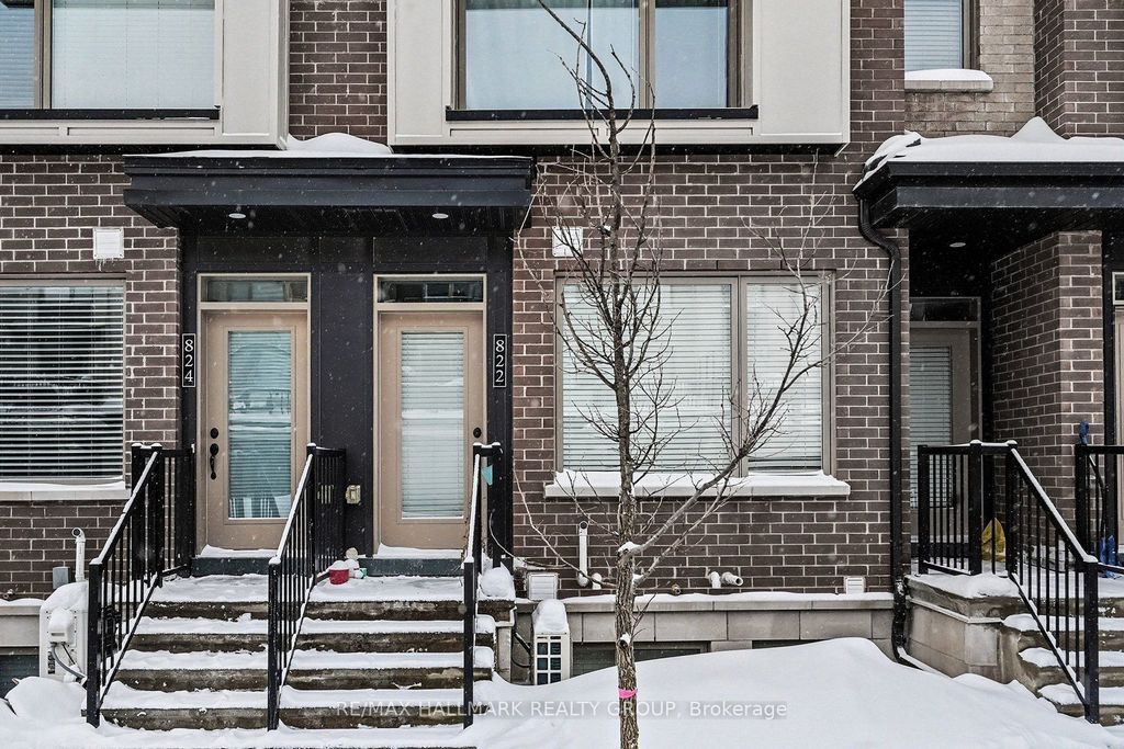 Photo of 822 Kiniw Private, Manor Park - Cardinal Glen and Area, ON K1K 5A3 (MLS # X12732218)