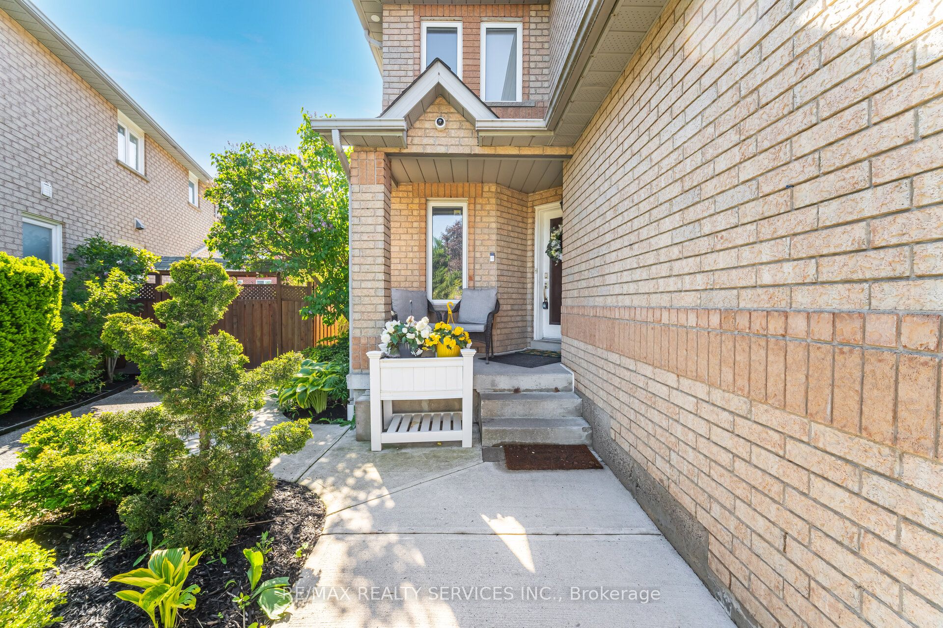632 Leatherleaf Drive