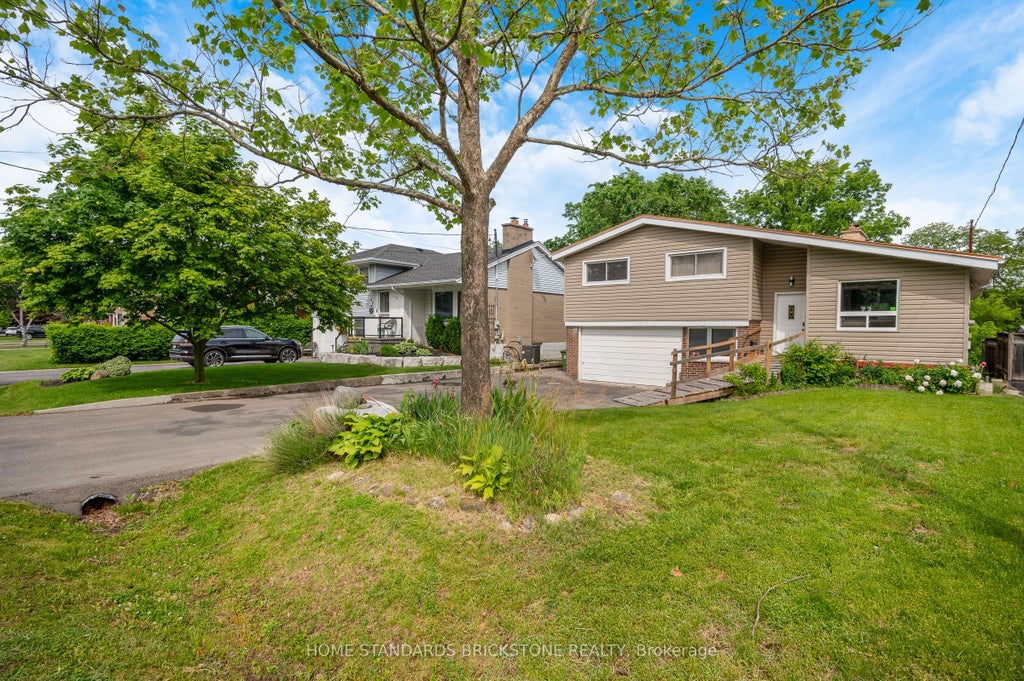 Photo of 72 Mountain Avenue N, Hamilton, ON L8G 3P5 (MLS # X14030032)