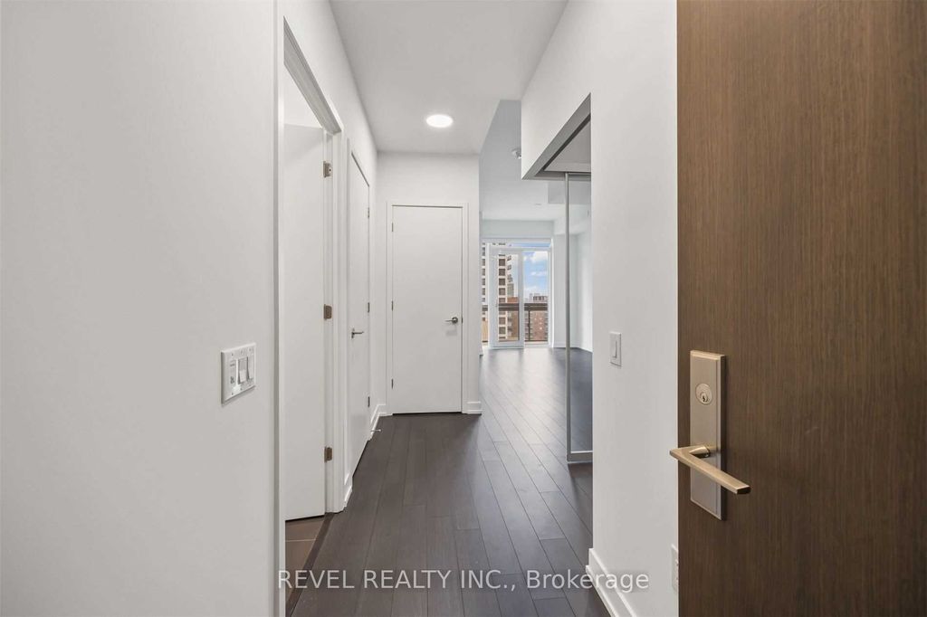 Photo of 39 Roehampton Avenue #1210, Toronto, ON M4P 1P9 (MLS # C12421082)