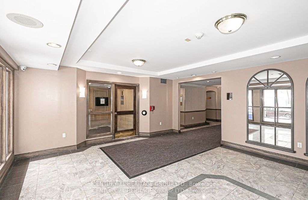 Photo of 270 Davis Drive #1112, Newmarket, ON L3Y 8K2 (MLS # N13080072)