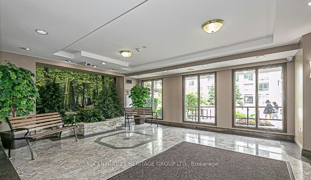 Photo of 270 Davis Drive #1112, Newmarket, ON L3Y 8K2 (MLS # N13080072)