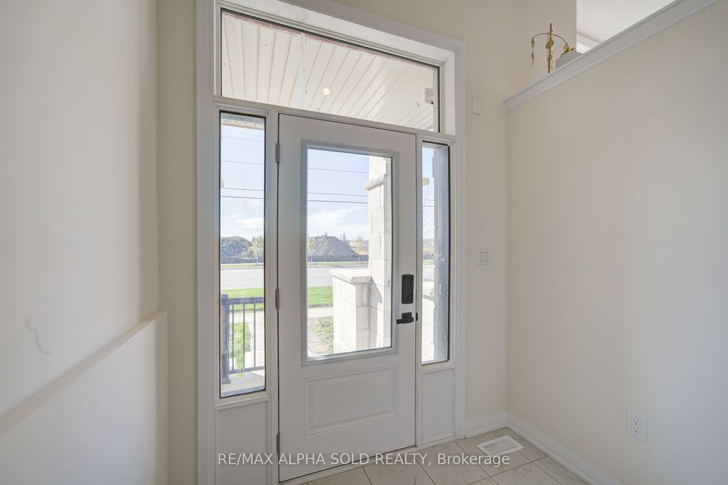 Photo of 11415 LESLIE Street, Richmond Hill, ON L4S 0N7 (MLS # N12464699)