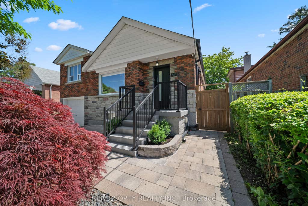 Photo of 69 Squires Avenue, Toronto, ON M4B 2R7 (MLS # E13445808)