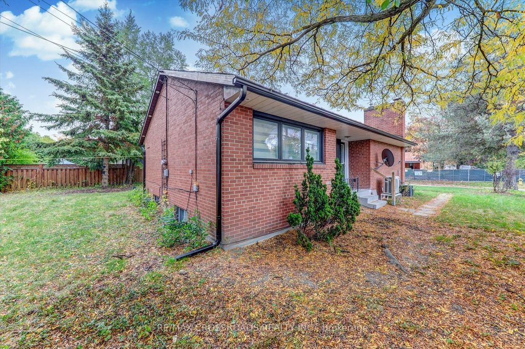 Photo of 2 Tangmere Road, Toronto, ON M3B 2N1 (MLS # C12704538)