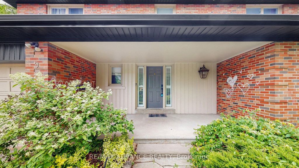 Photo of 9 Carluke Crescent, Toronto, ON M2L 2H7 (MLS # C12483521)