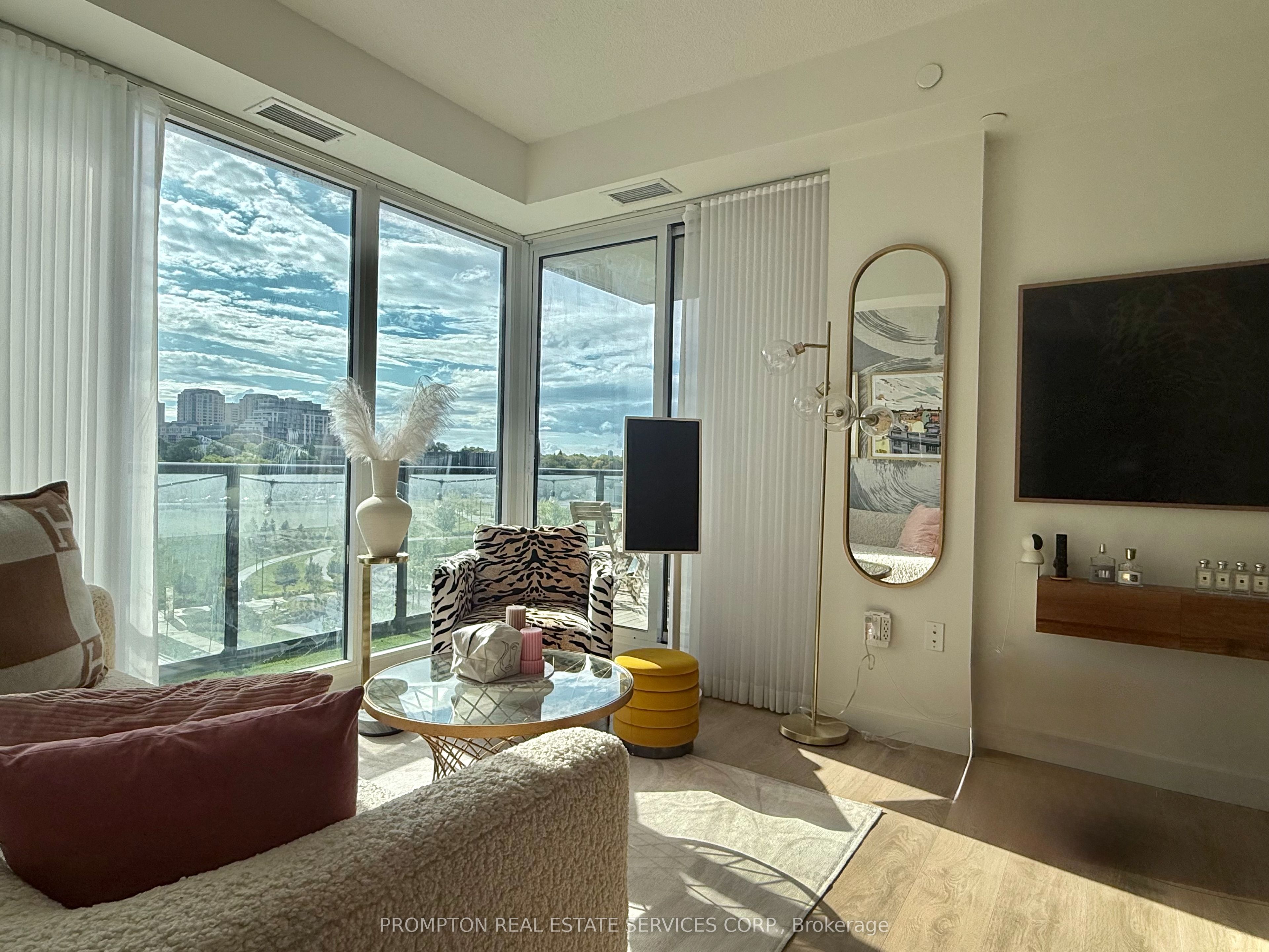 95 McMahon Drive 809
