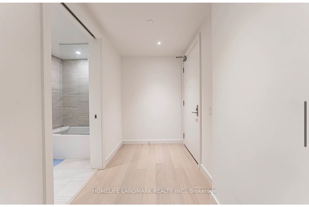 81 Wellesley Street E 307