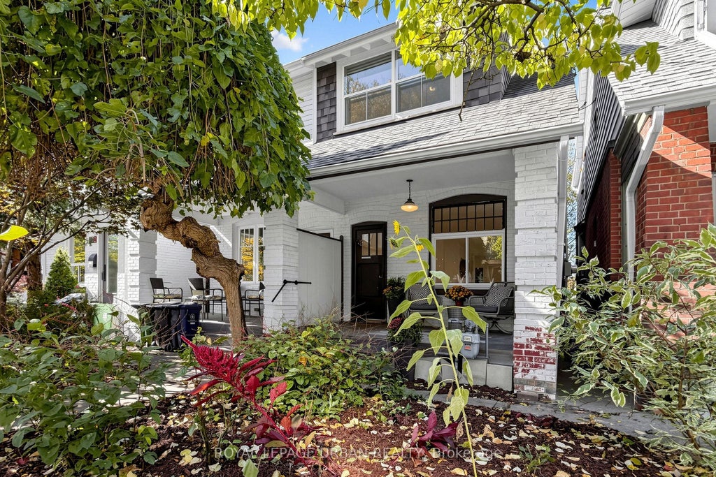Photo of 74 East Lynn Avenue, Toronto, ON M4C 3X2 (MLS # E14096598)