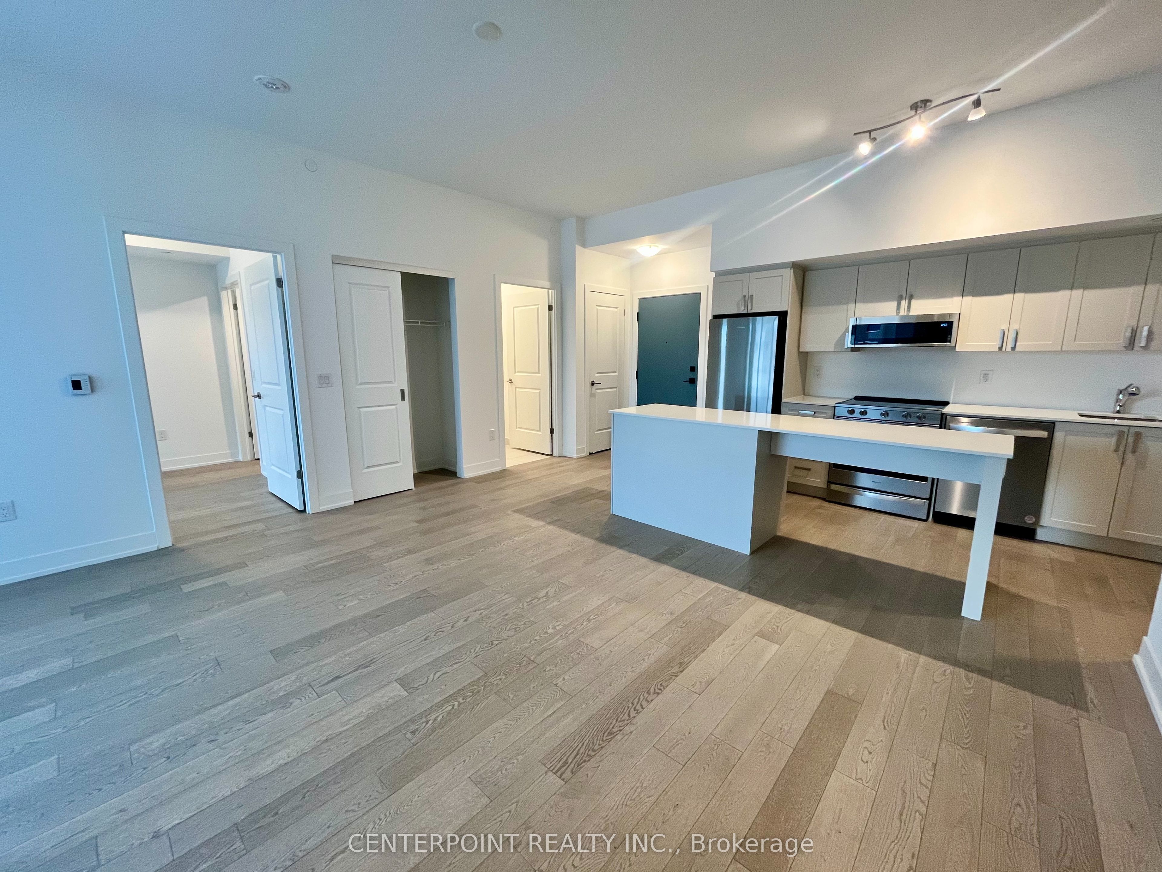 1063 Douglas Mccurdy Common 201