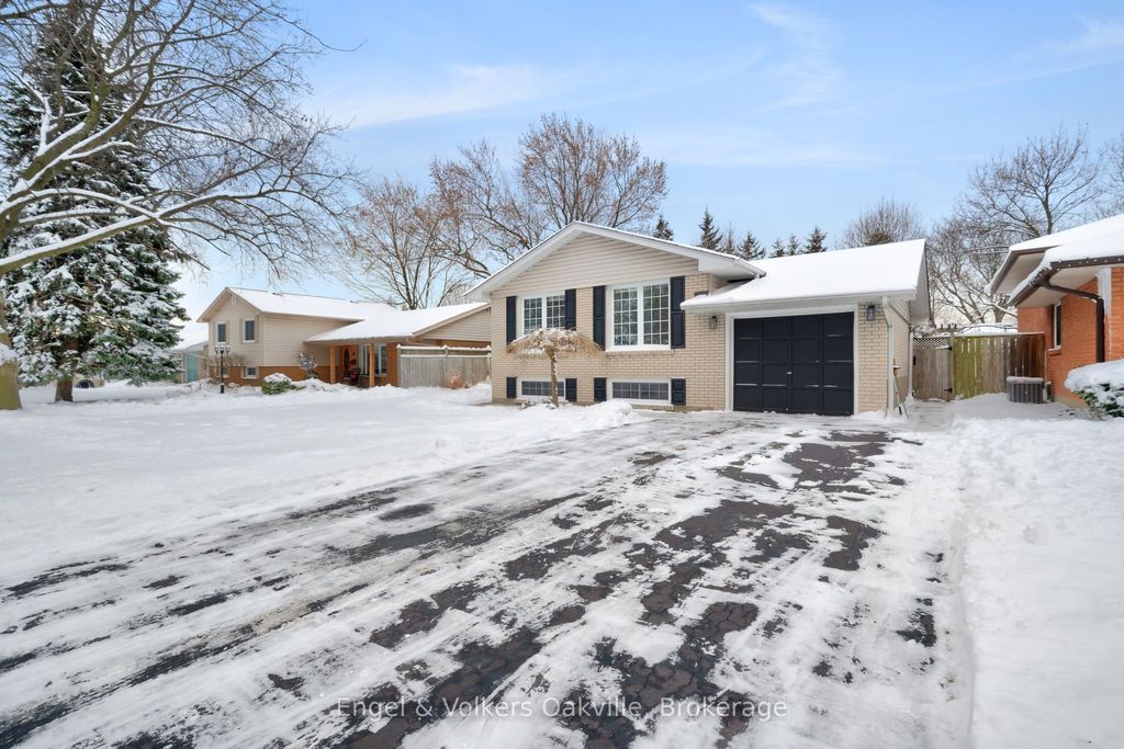 Photo of 1250 Tavistock Drive, Burlington, ON L7P 2N5 (MLS # W12707724)