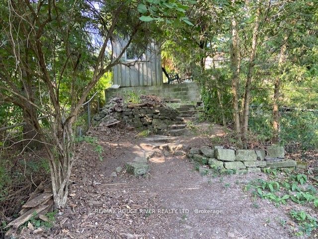 23 Westlake Crescent