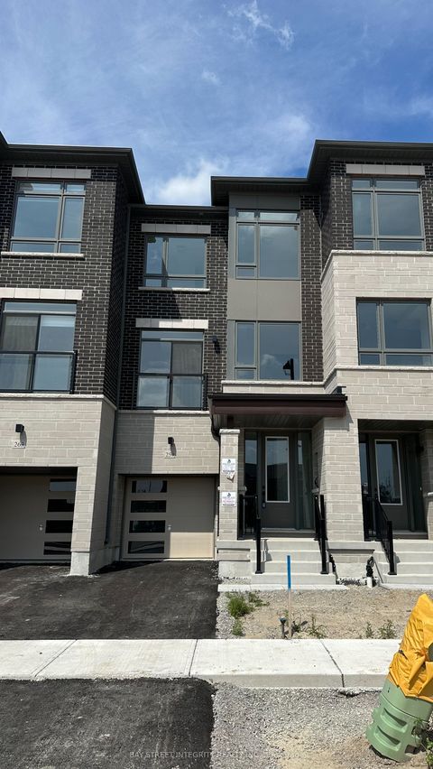 259 Tennant Circle Vaughan ON L4H 5L4