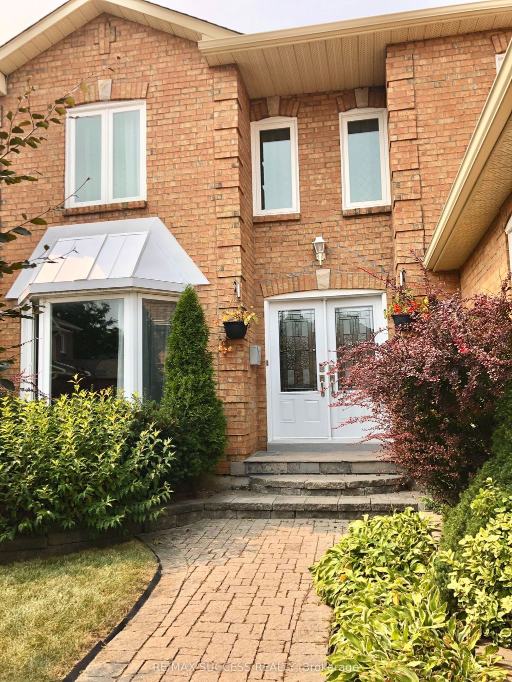 Photo of 6643 Mockingbird Lane, Mississauga, ON L5N 5K2 (MLS # W12745578)