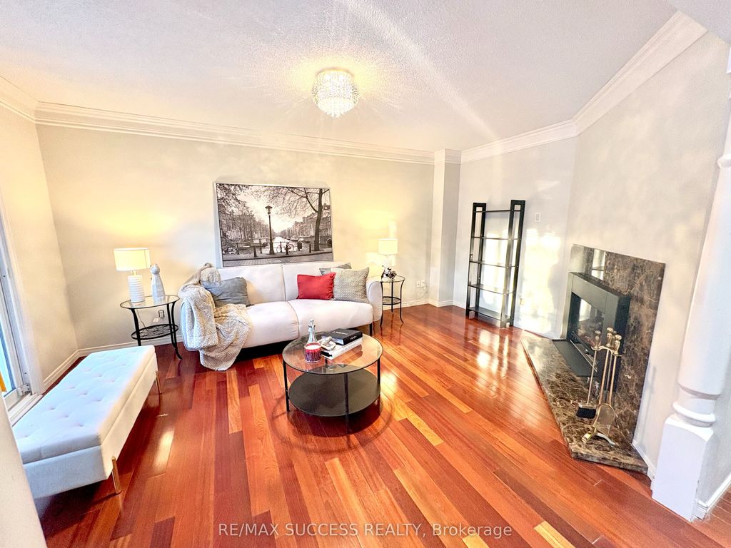 Photo of 6643 Mockingbird Lane, Mississauga, ON L5N 5K2 (MLS # W12745578)