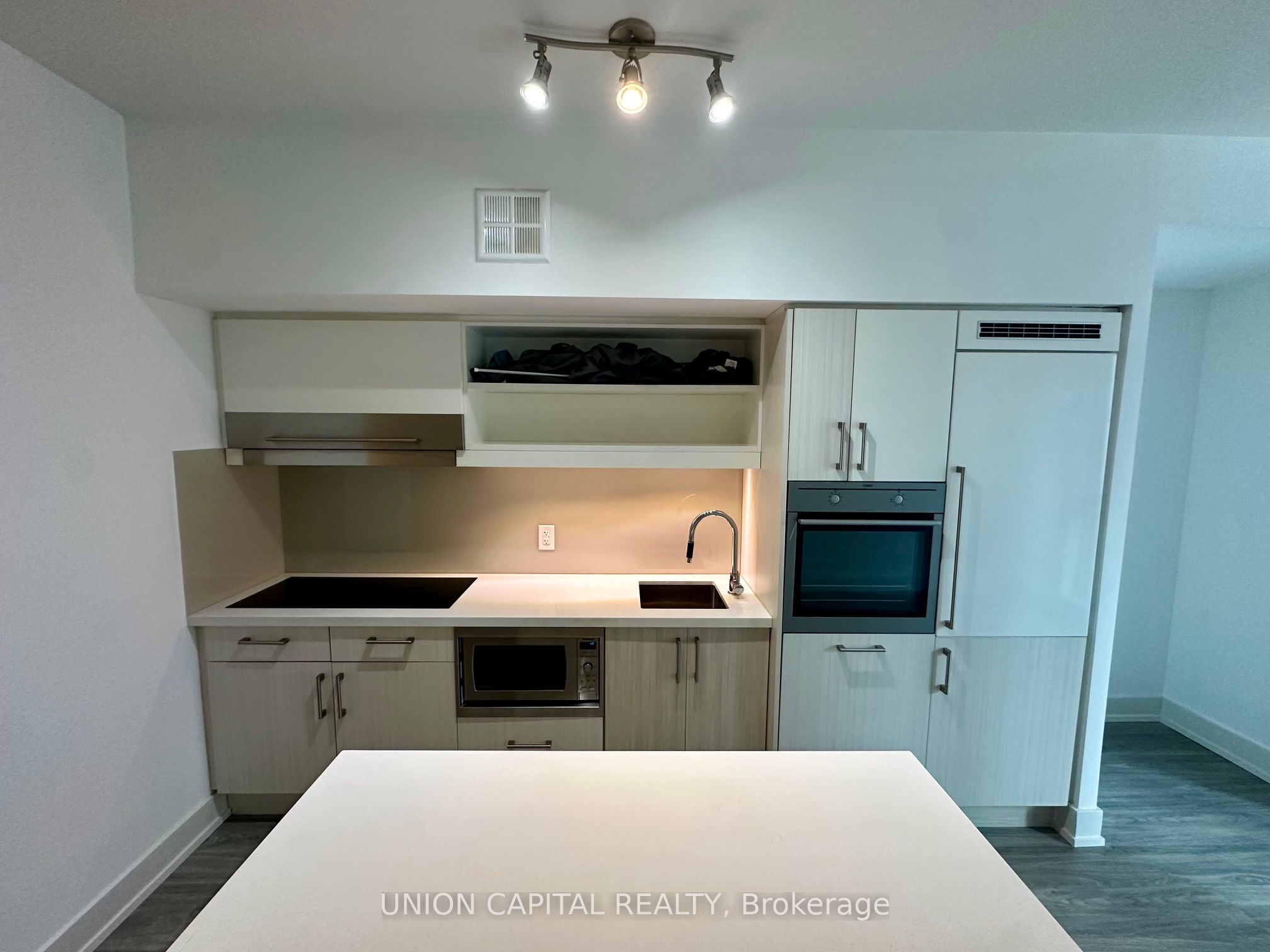 39 Sherbourne Street 501