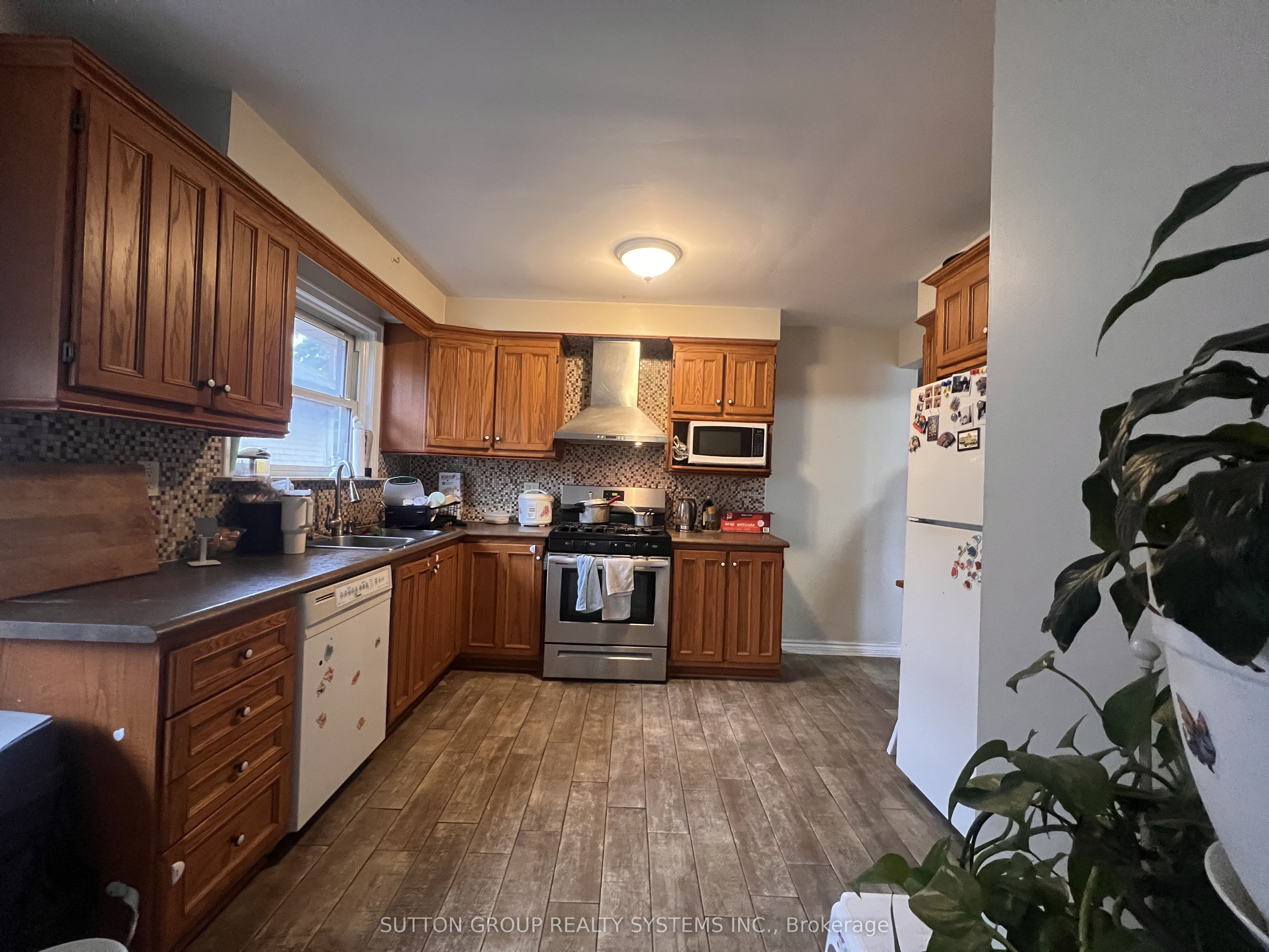 36 Odessa Avenue Main Floor