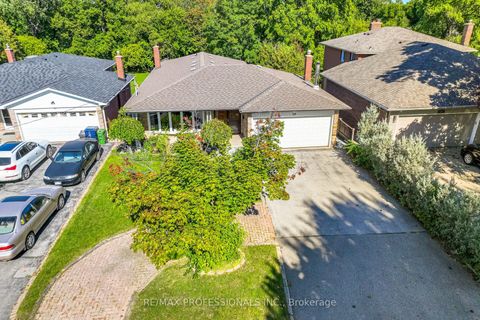 39 Elmcrest Road Toronto ON M9C 3R7