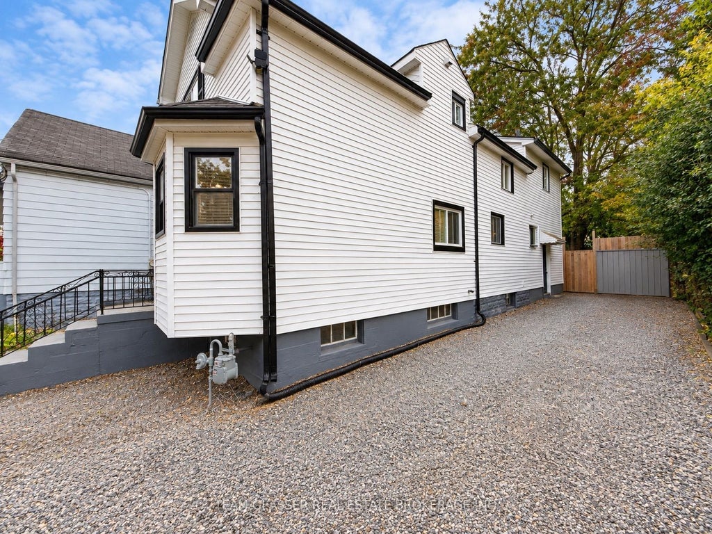 Photo of 49 Paddington Avenue, London South, ON N6J 2S5 (MLS # X14081504)