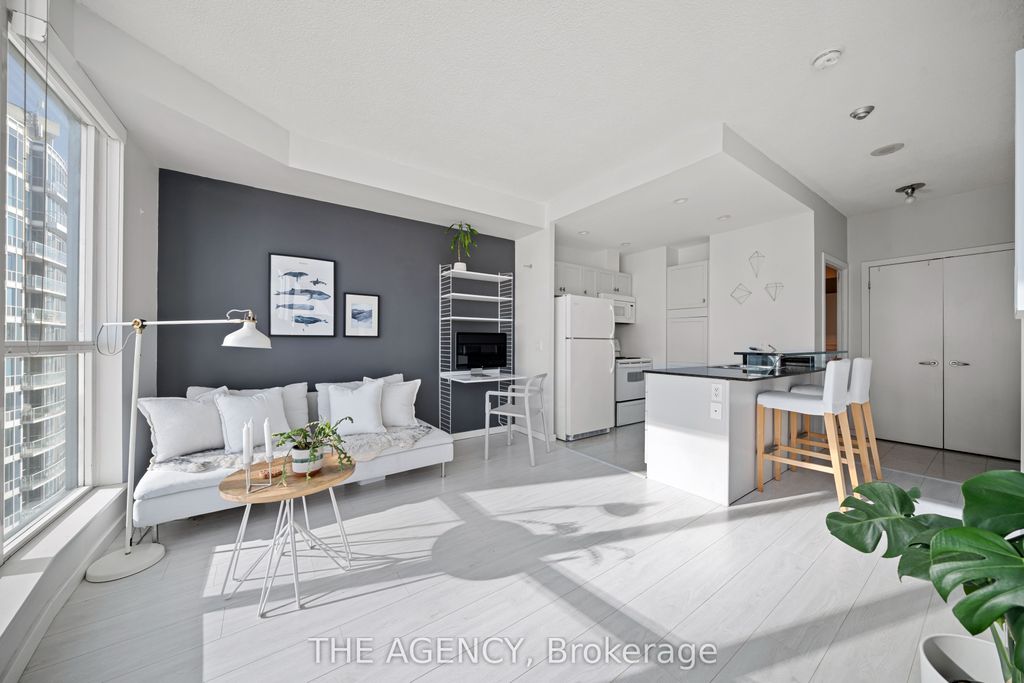 Photo of 208 Queens Quay W #3313, Toronto, ON M5J 2Y5 (MLS # C12939532)