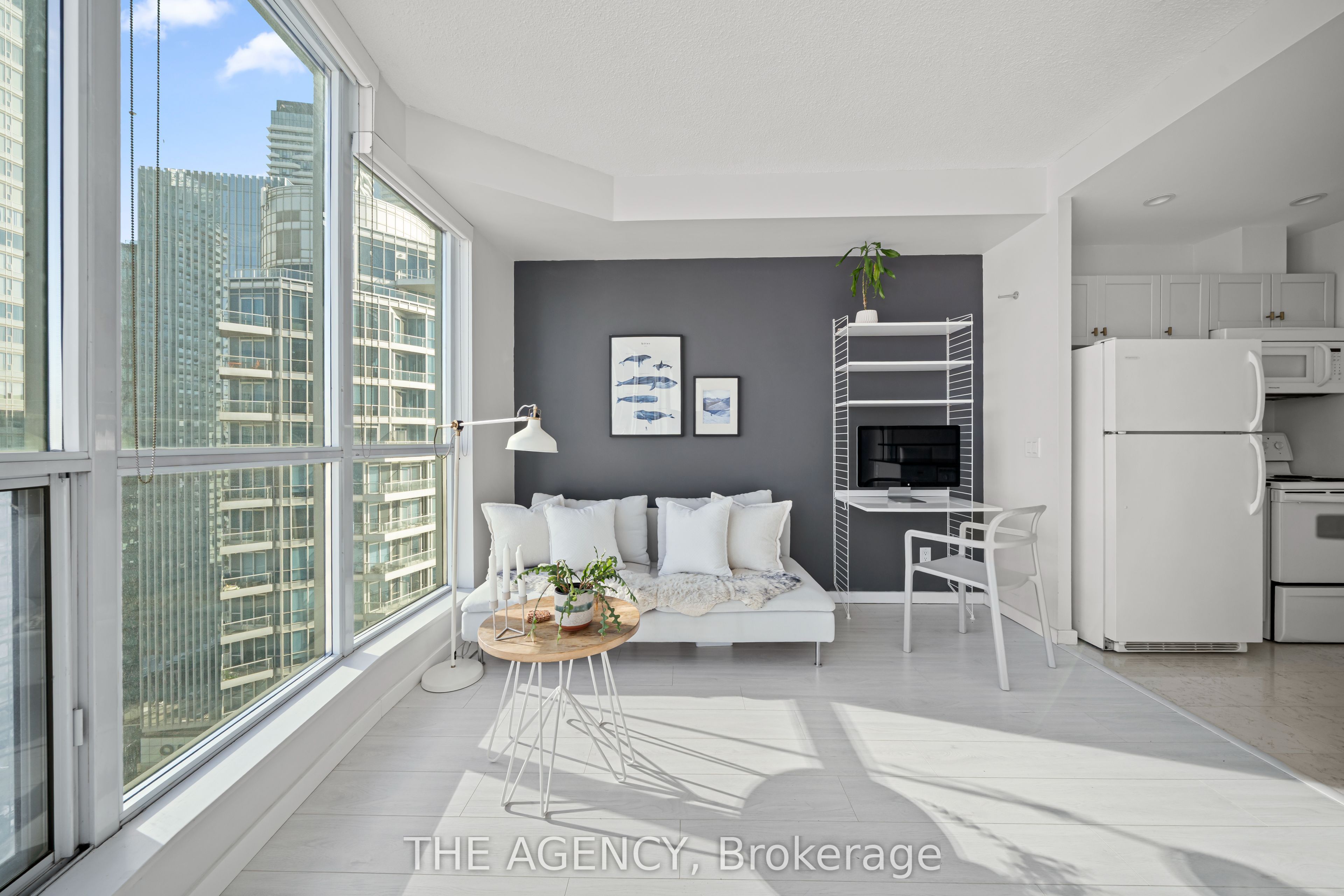 208 Queens Quay W 3313