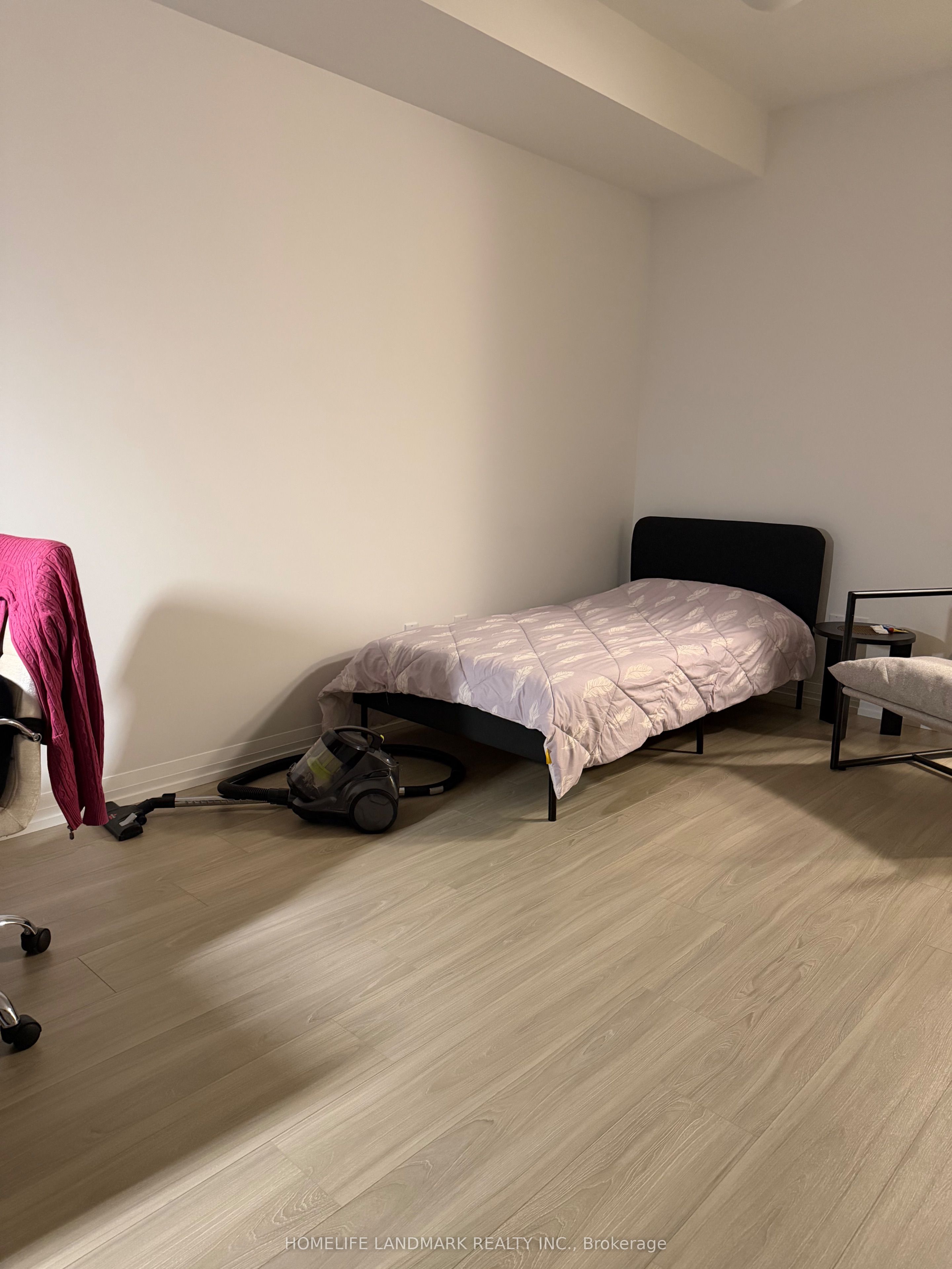 8 Widmer Street 3715