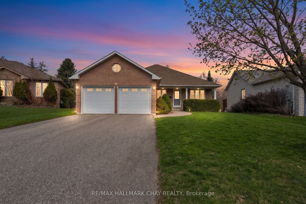 Photo of 42 Webb Street, Barrie, ON L4N 6V2 (MLS # S13041106)