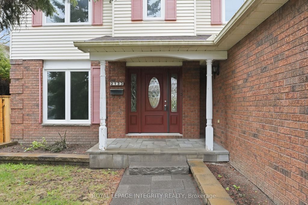 Photo of 2133 Lenester Avenue, McKellar Heights - Glabar Park and Area, ON K2A 4A9 (MLS # X13141362)