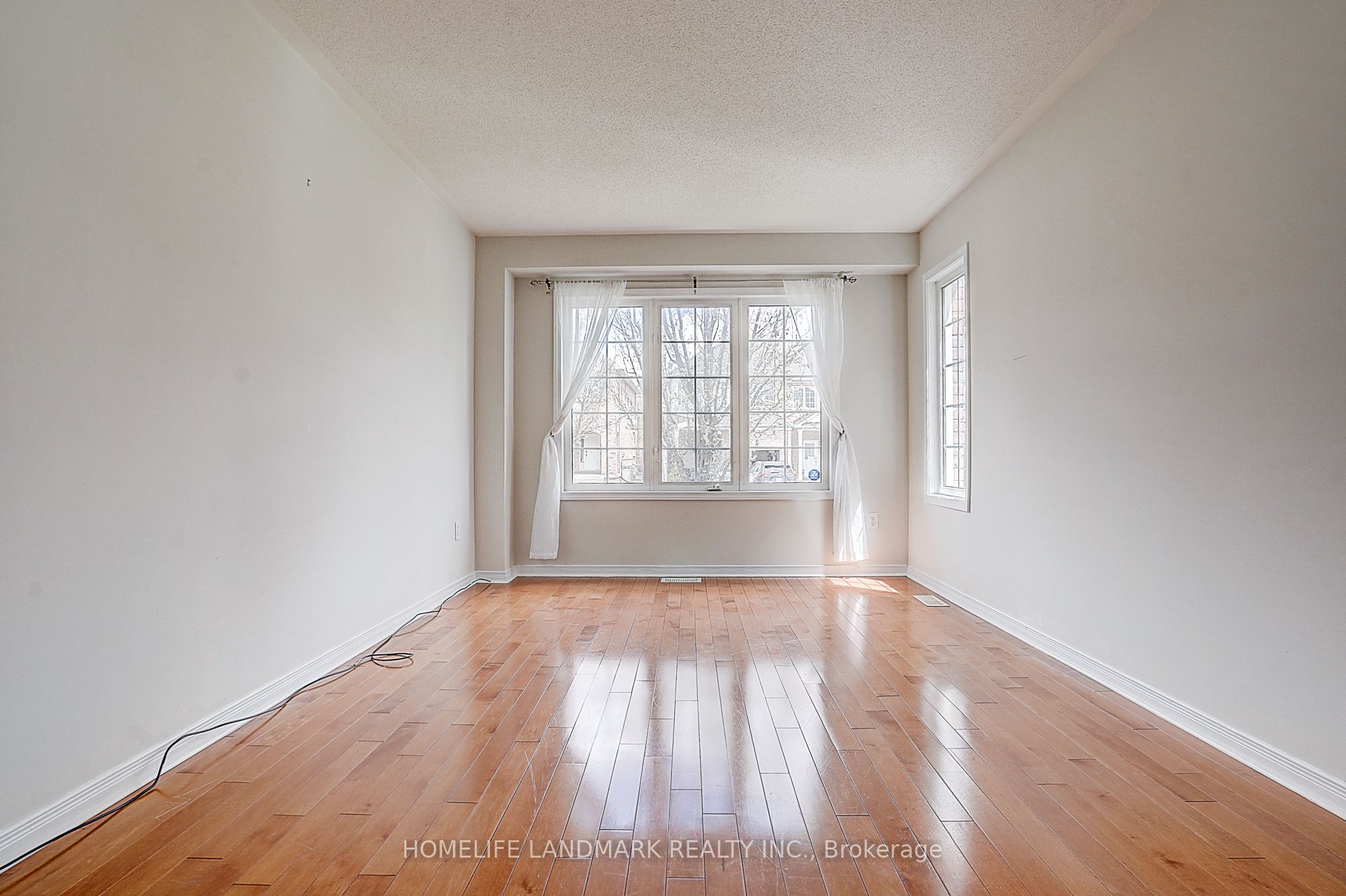 121 Lowther Avenue