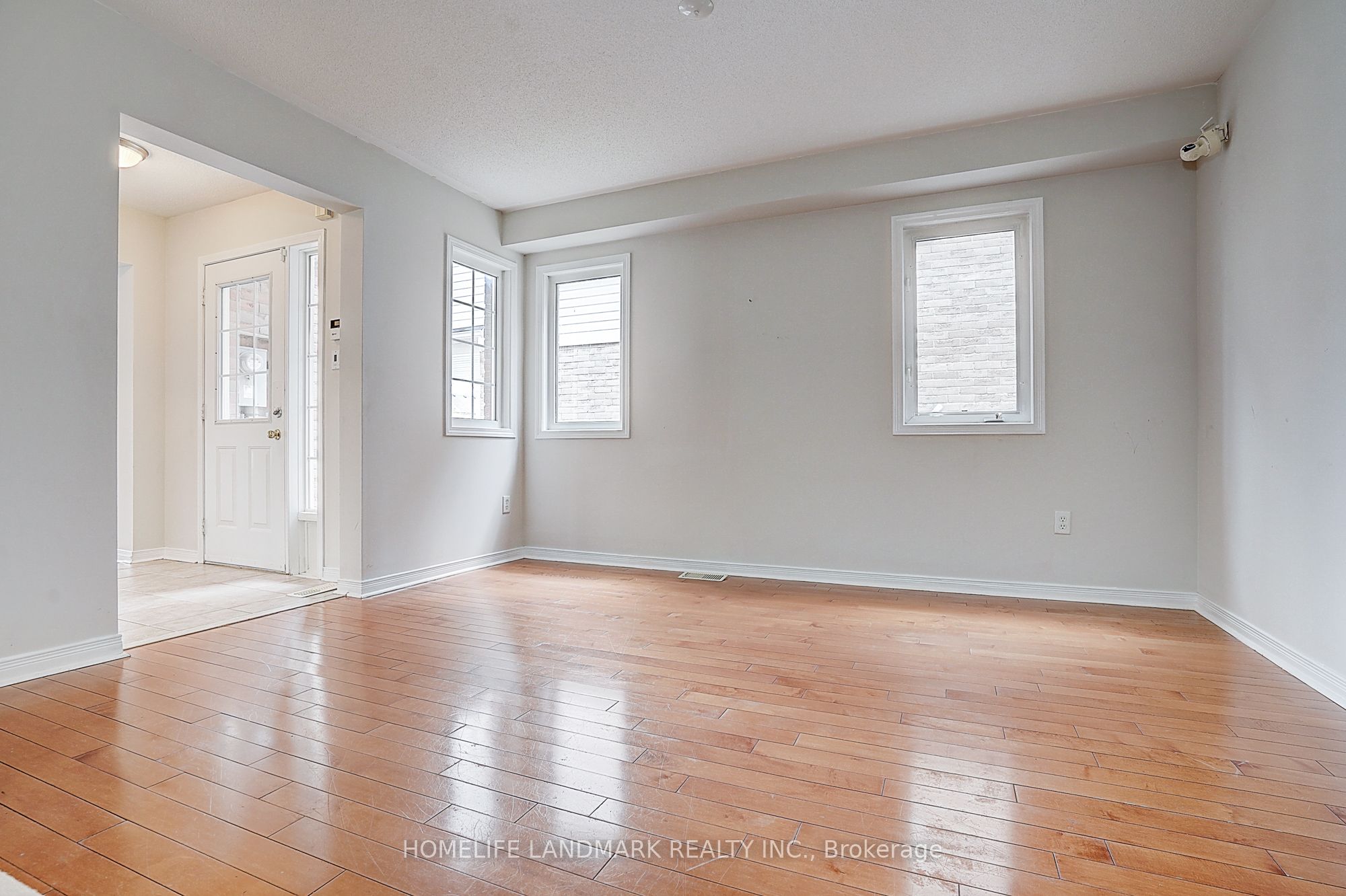 121 Lowther Avenue