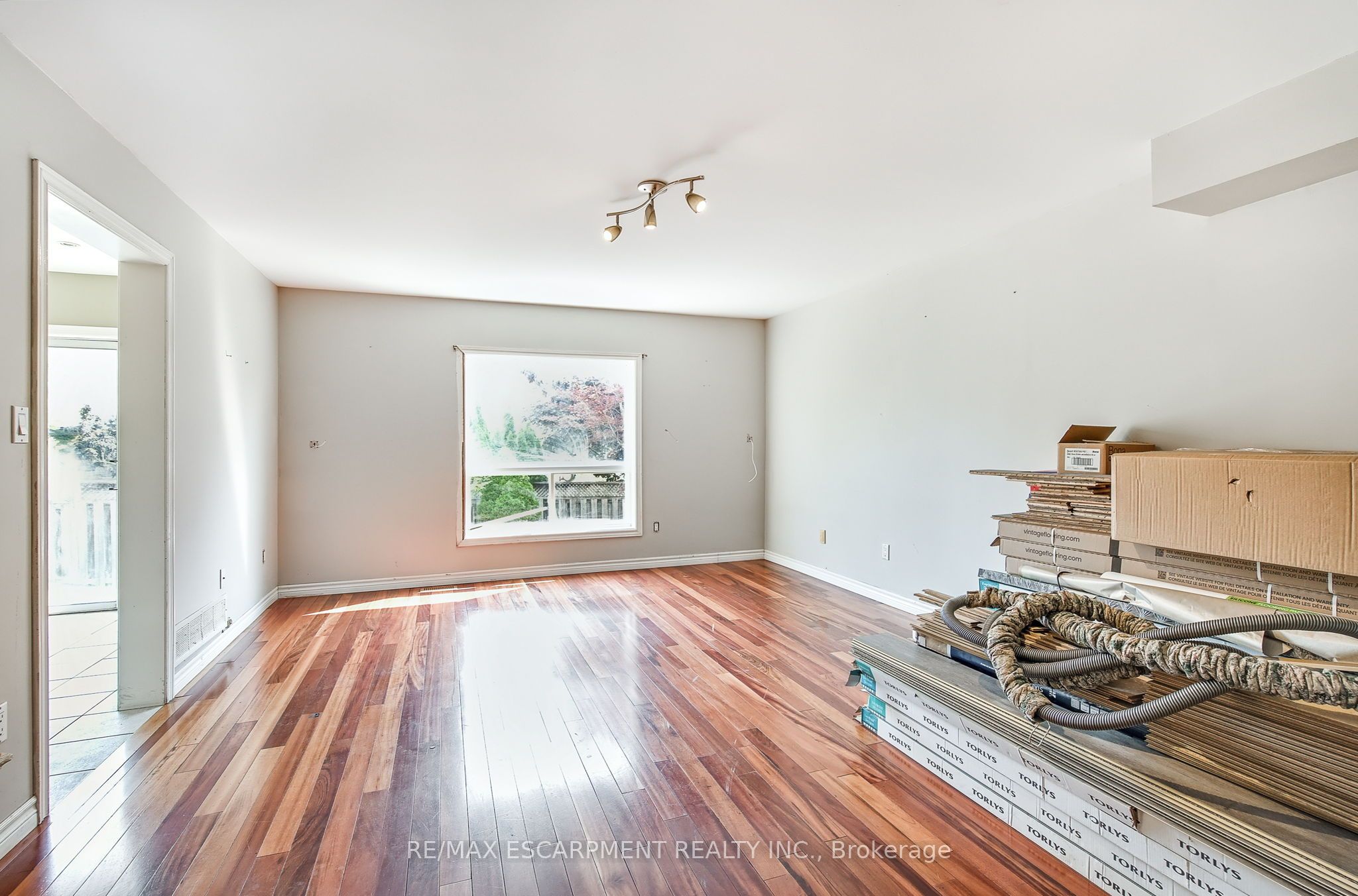 573 Enfield Road