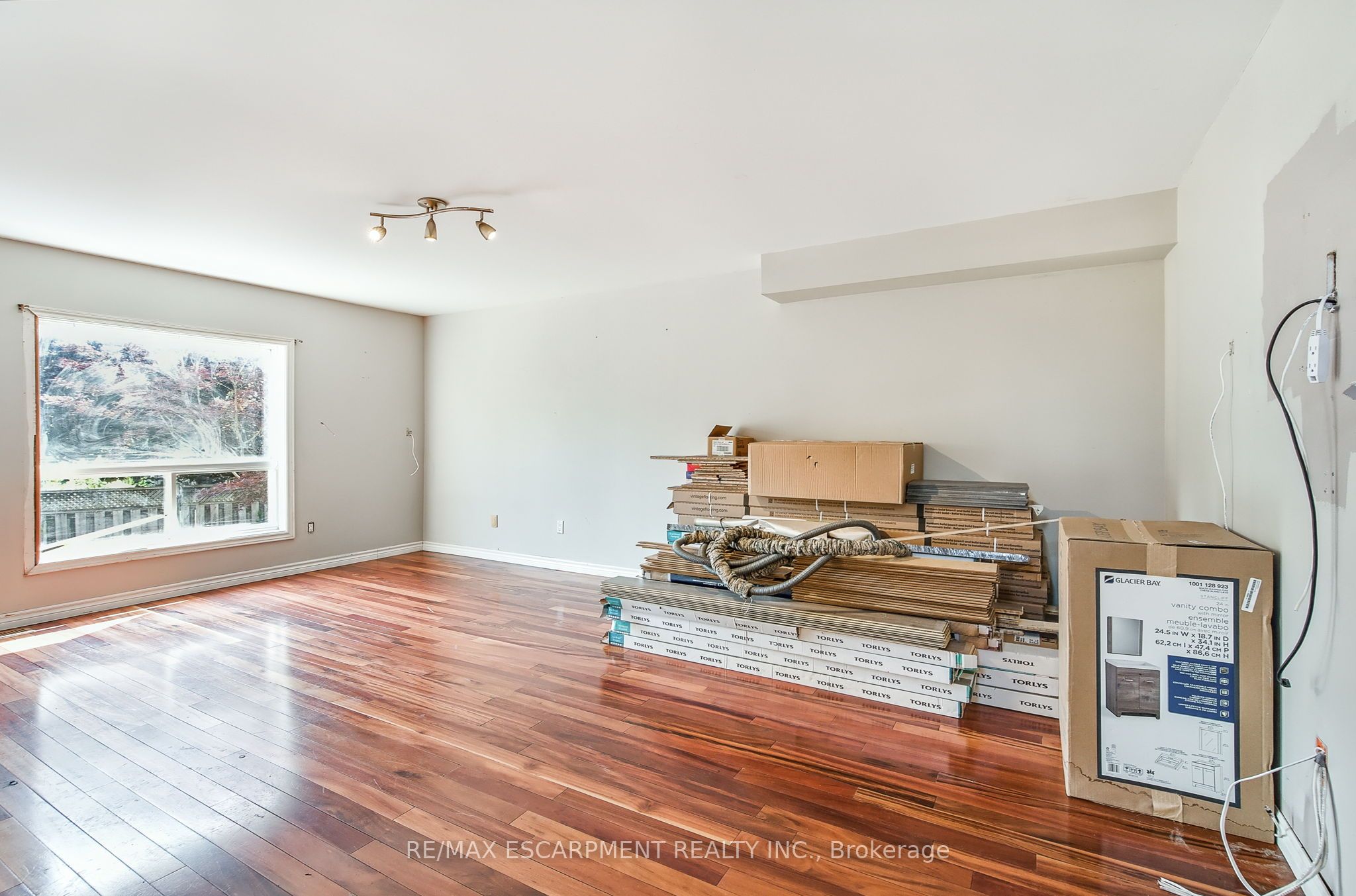 573 Enfield Road