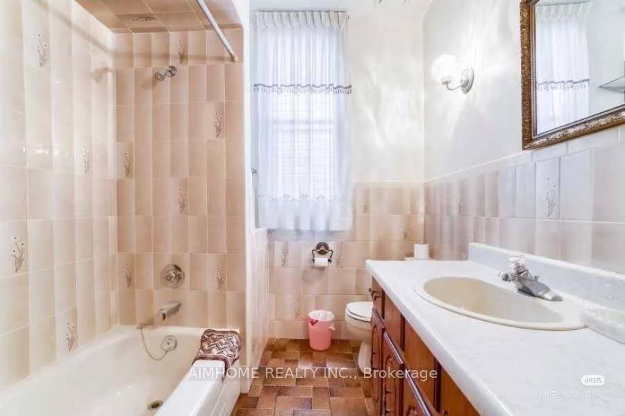 44 Robinson Street 2FL One BR