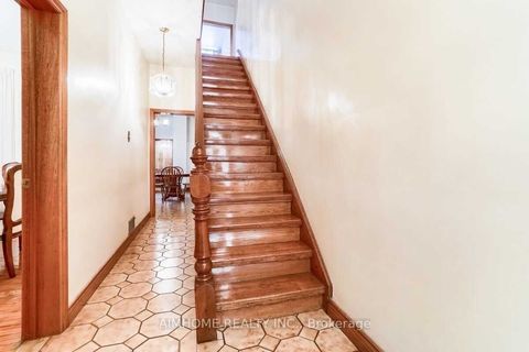 44 Robinson Street 2FL One BR Toronto ON M6J 1L2