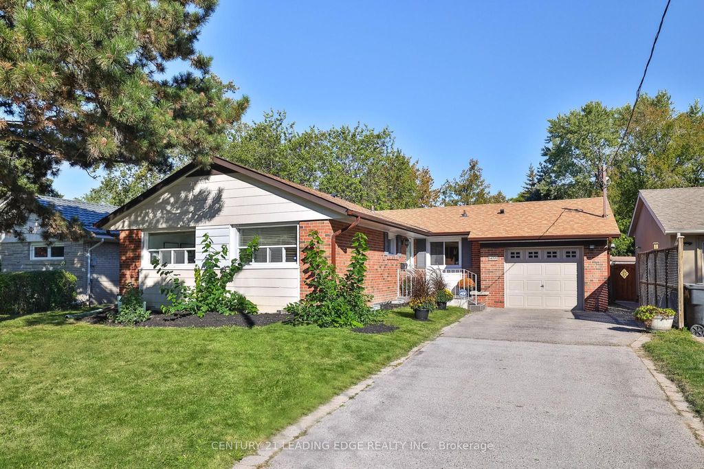 Photo of 26 ELVASTON Drive, Toronto, ON M4A 1M9 (MLS # C12418251)