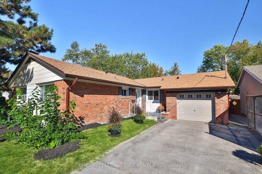 Photo of 26 ELVASTON Drive, Toronto, ON M4A 1M9 (MLS # C12418251)
