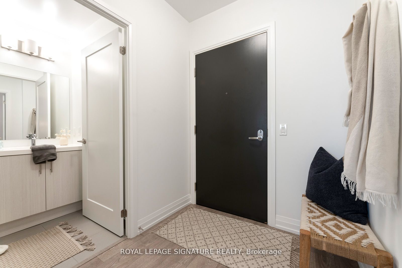 286 Main Street 809