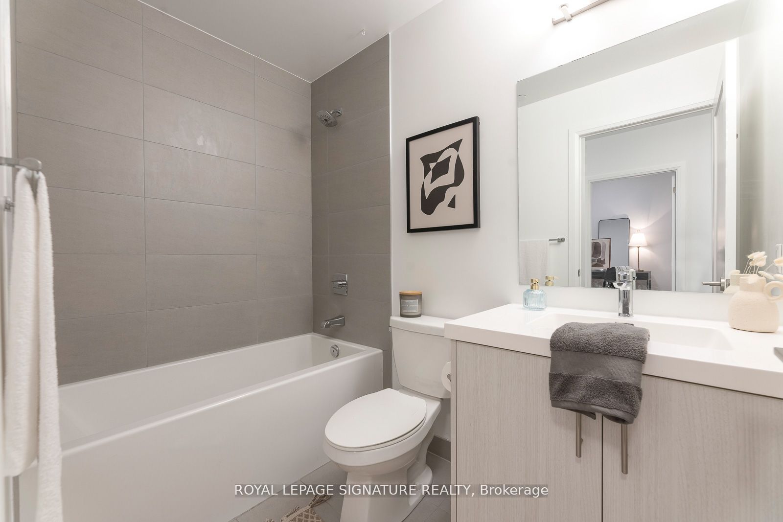 286 Main Street 809