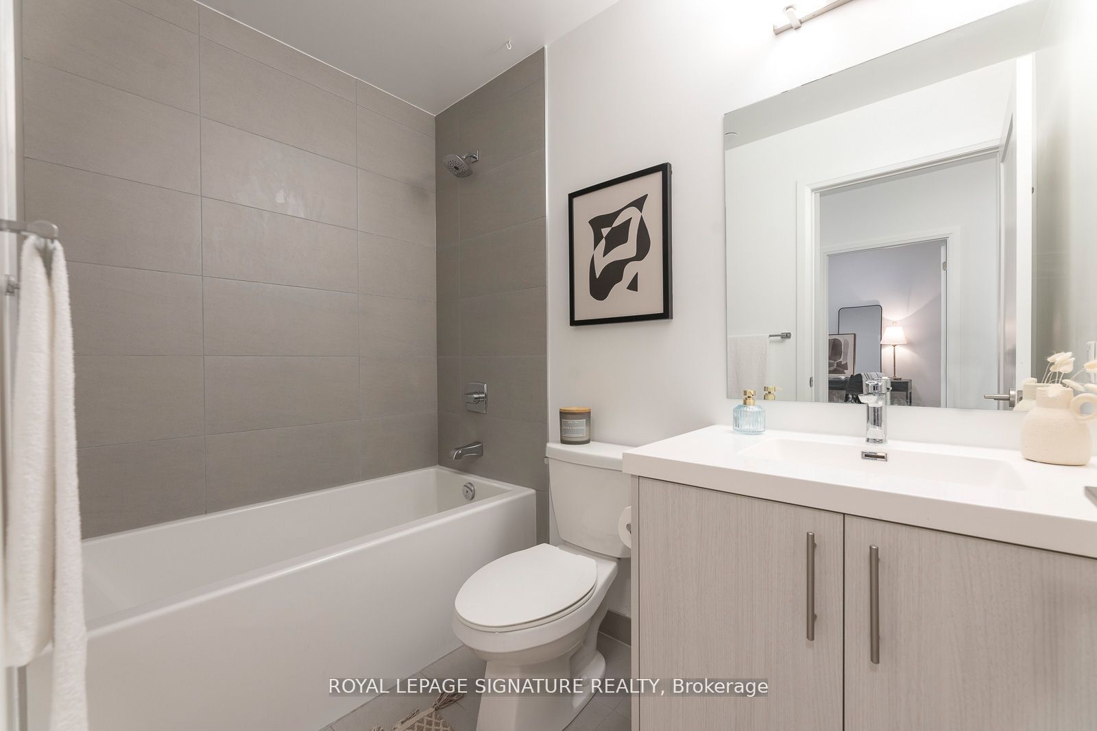 286 Main Street 809