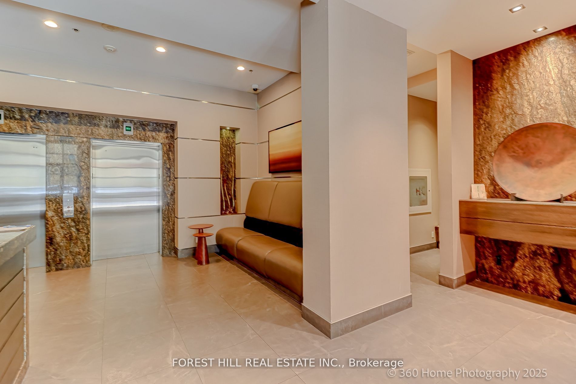 8 Scollard Street 302