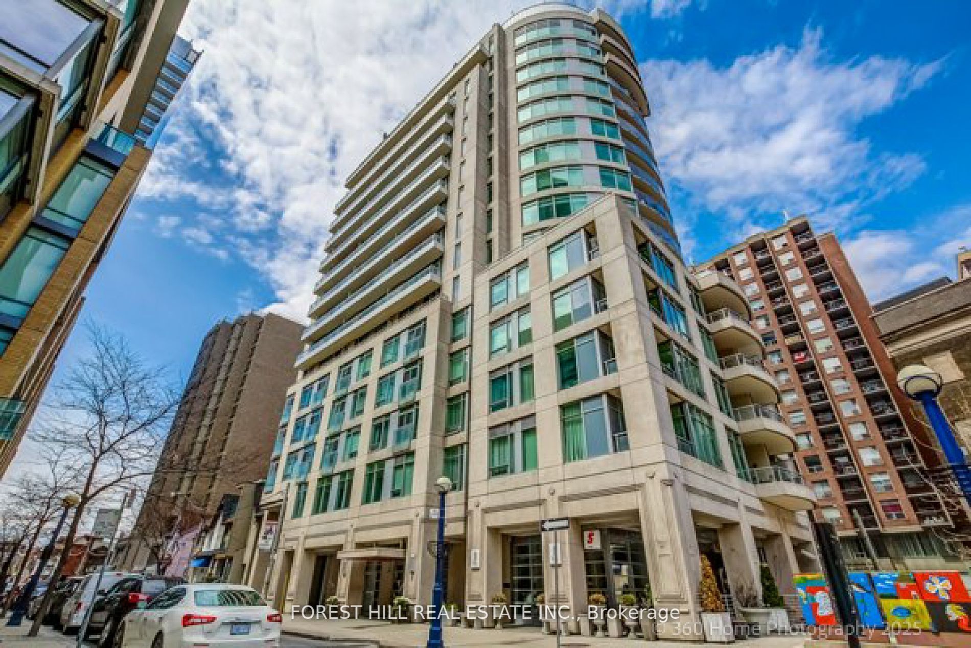 8 Scollard Street 302