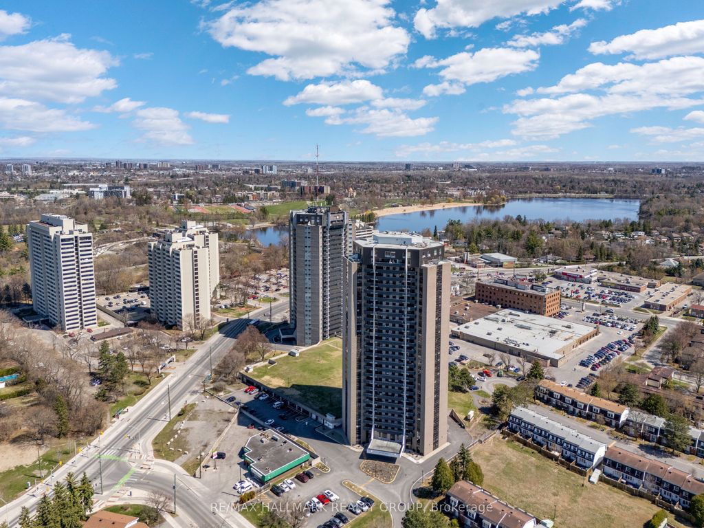 Photo of 900 Dynes Road #407, Mooneys Bay - Carleton Heights and Area, ON K2C 3L6 (MLS # X13063242)