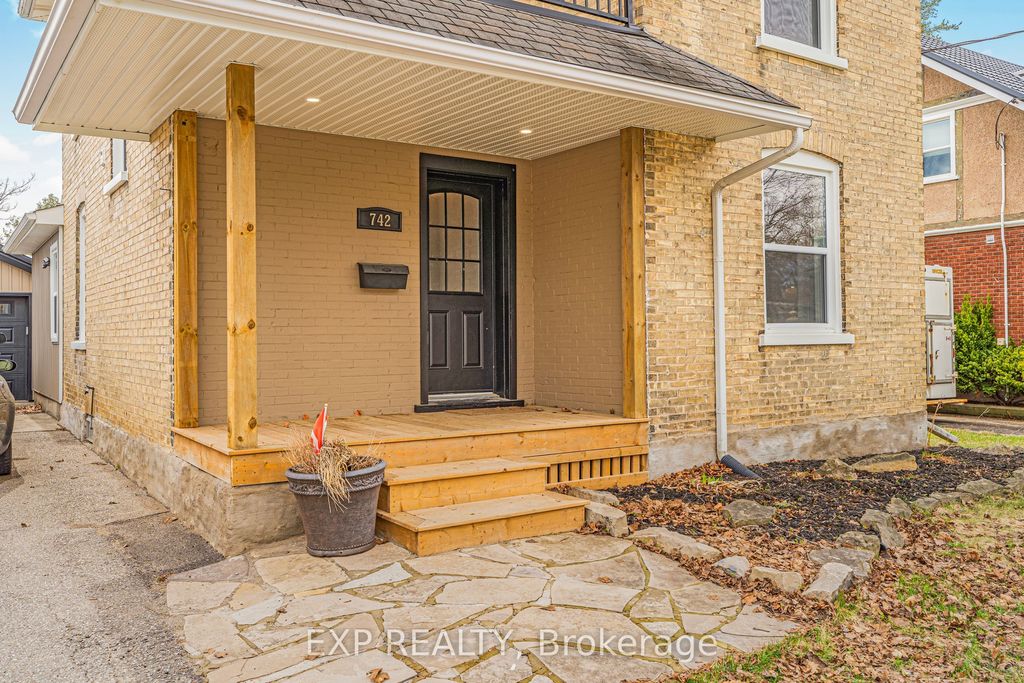 Photo of 742 Vine Street, Cambridge, ON N3H 2Z3 (MLS # X13009486)