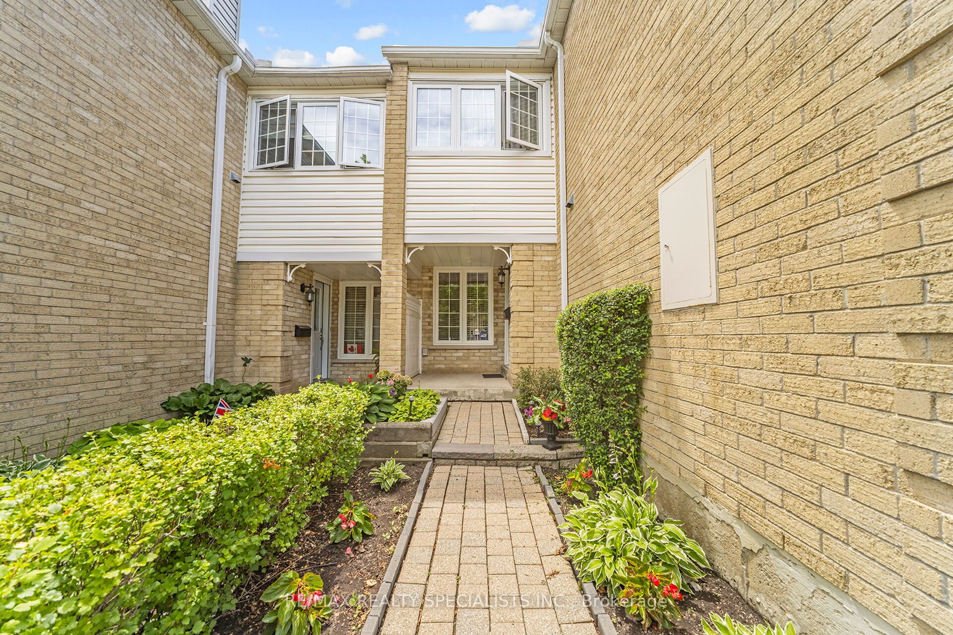 39 Heathcliffe Square
