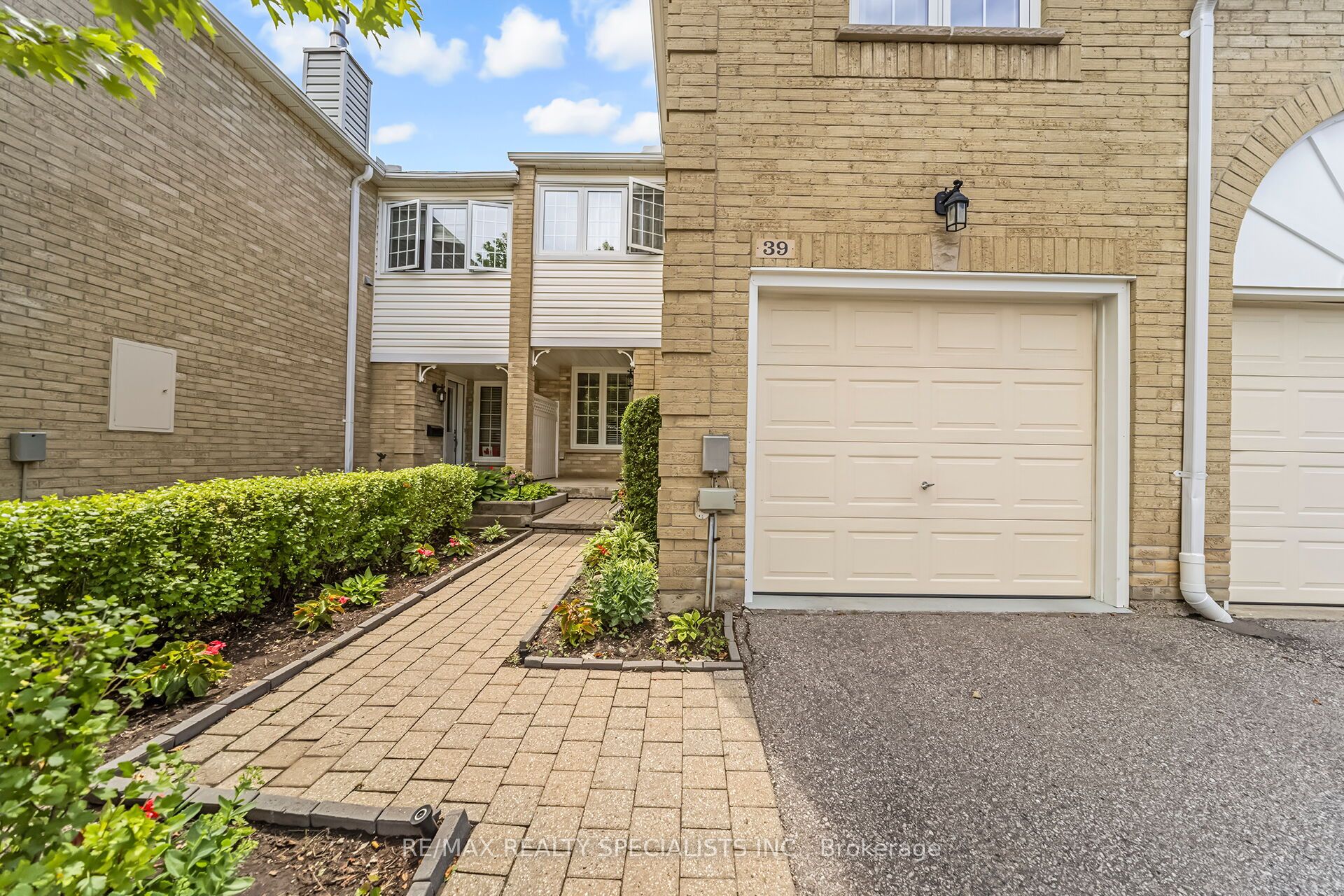39 Heathcliffe Square