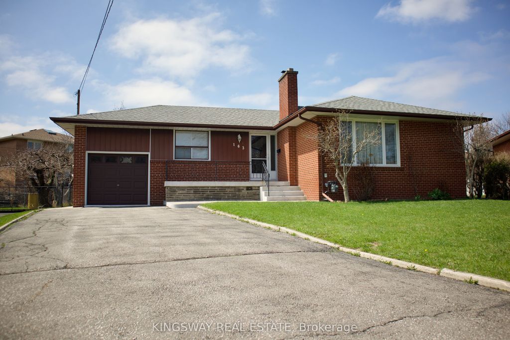 Photo of 163 Floradale Drive, Mississauga, ON L5B 1G2 (MLS # W13075444)