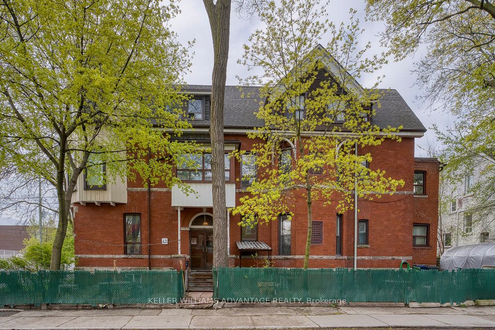 43 Dewson Street