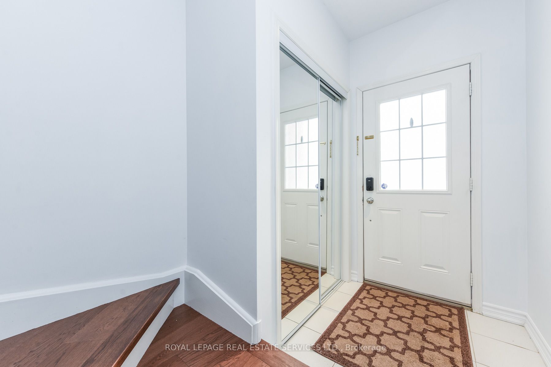 1131 Haig Boulevard 4