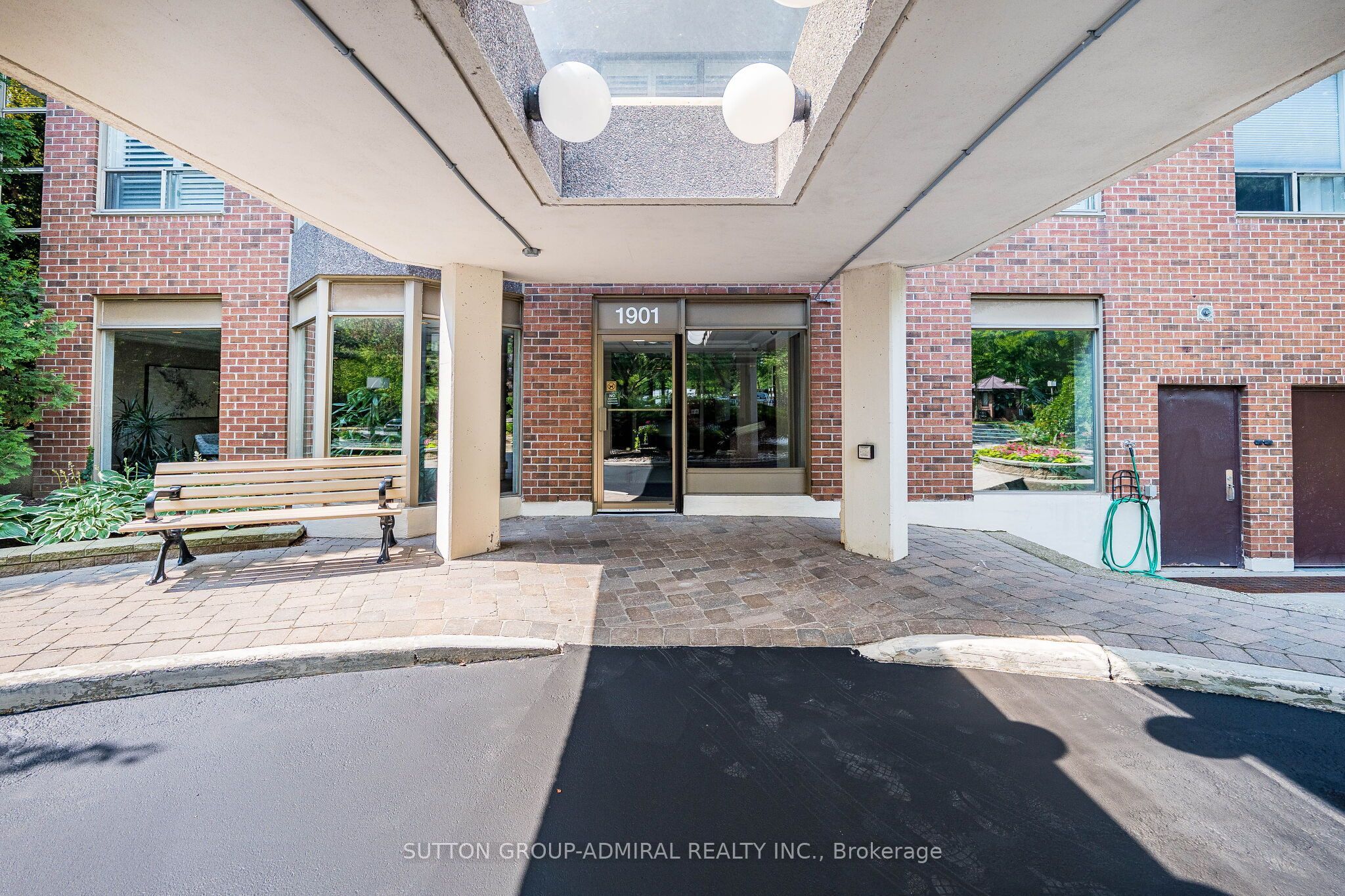 1901 Pilgrims Way 604