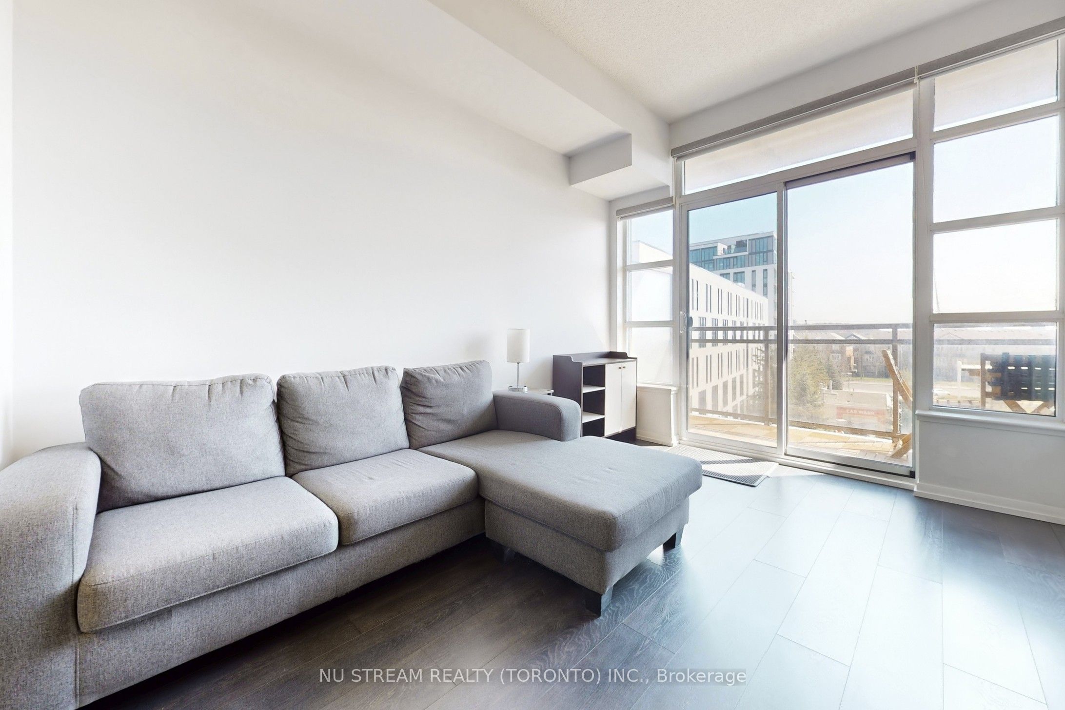 540 Bur Oak Avenue 535